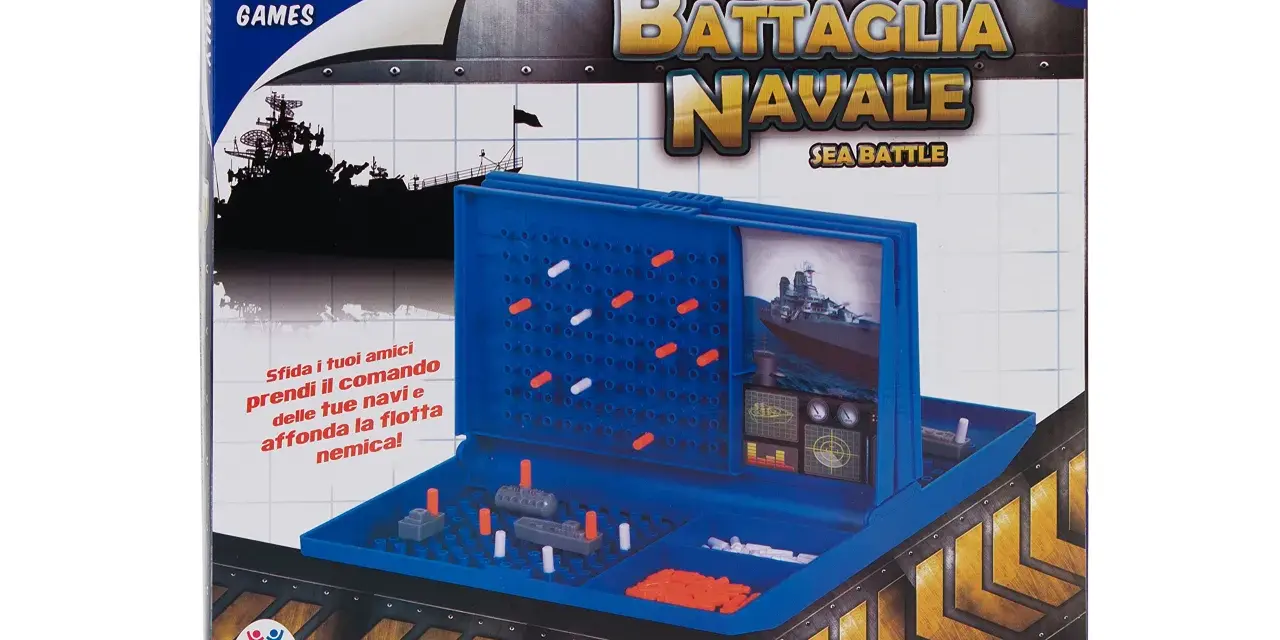 Scatola del gioco Battaglia Navale, un classico gioco di strategia per due giocatori. Inizia la tua silent war affondando le navi nemiche!