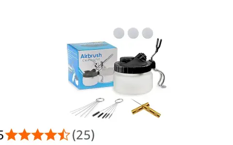 Kit per pulire aerografo: barattolo, spazzolini e aghi per una pulizia impeccabile.