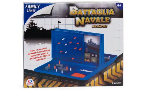 Scatola del gioco Battaglia Navale, un classico gioco di strategia per due giocatori. Inizia la tua silent war affondando le navi nemiche!