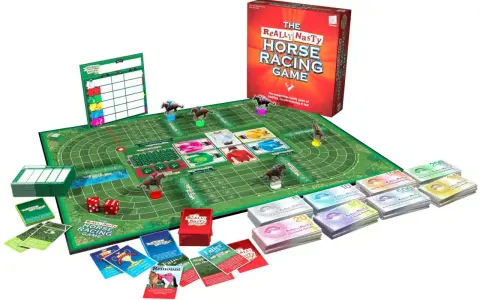 Il gioco da tavolo "The Really Nasty Horse Racing Game" simula una corsa di cavalli con pedine, carte e denaro finto.