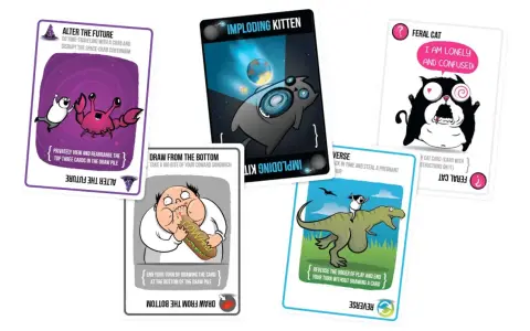 Carte da Exploding Kittens: Imploding Kitten, Feral Cat, Alter the Future, Draw from the Bottom e Reverse.