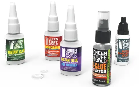 Kit Green Stuff World: colle istantanee, pulitore e attivatore. Un solvente attack per ogni esigenza.