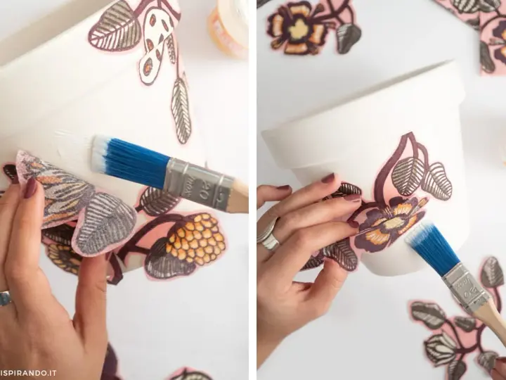 Applicazione di decorazioni floreali su un vaso bianco, usando un pennello per stendere un prodotto simile a mod podge.