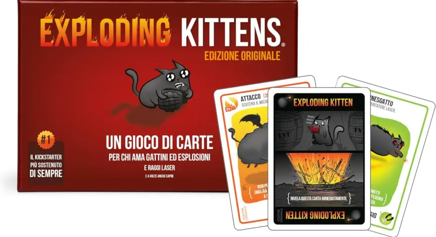 Scatola e carte del gioco Exploding Kittens, con gatti, TNT e esplosioni. Le regole del gioco sono illustrate in modo divertente.