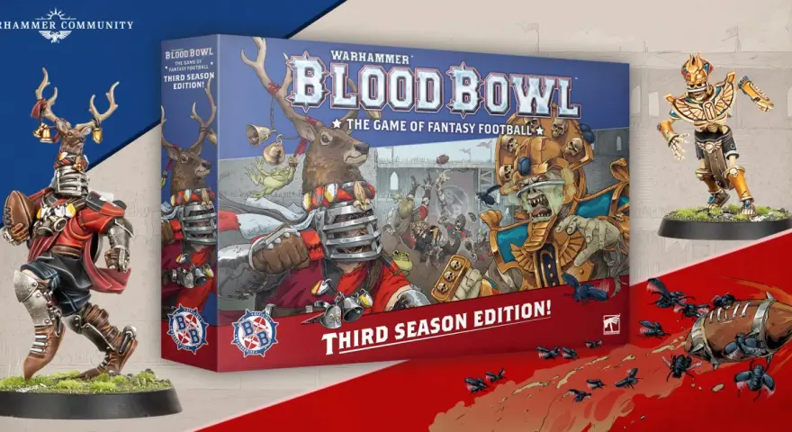 Il blood bowl gioco da tavolo in edizione Third Season. Un giocatore cervo con palla da football e uno scheletro guerriero dorato.
